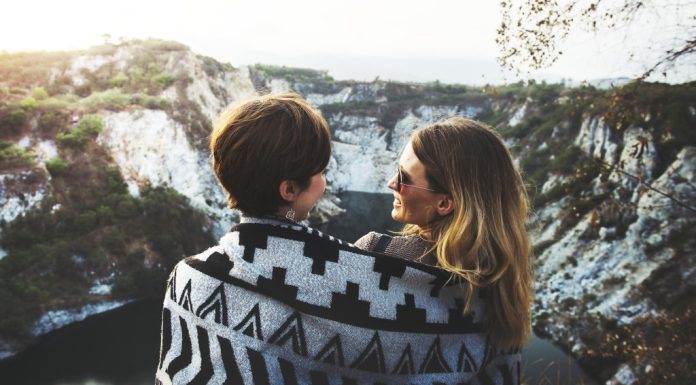 Making New Friends the Old-Fashioned Way friends | Albuquerque Moms Blog