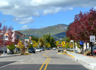 A Mom’s Guide to the Secret City :: Visiting Los Alamos Los Alamos - Centra Avenue