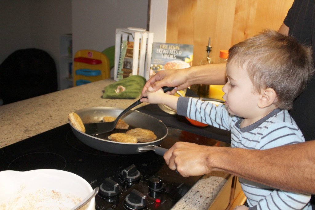 Healthy (and Easy!) Vegan Pancakes :: A Family Favorite from Albuquerque Moms Blog