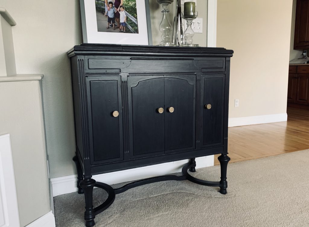 How to Paint Furniture Without Sanding by Albuquerque Moms Blog
