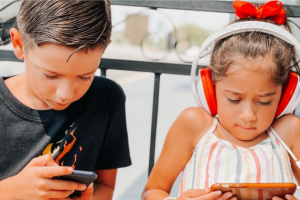 6 Reasons My Kids Get to Use Their Devices When We Eat Out
