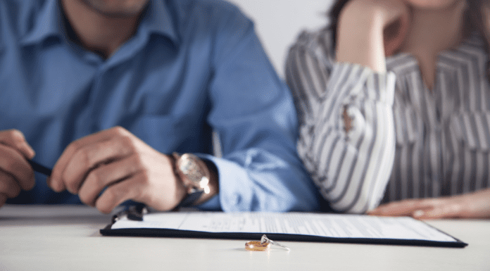 3 Tips for Navigating Your Parents’ Divorce As a Mom How to Navigate Your Parents' Divorce As a Mom