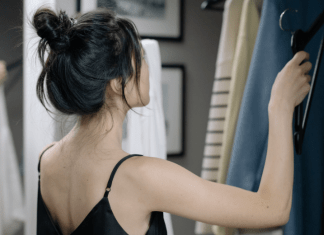 5 Simple & Stylish Summer Outfits for Moms on the Go 5 Simple & Stylish Summer Outfits for Moms on the Go