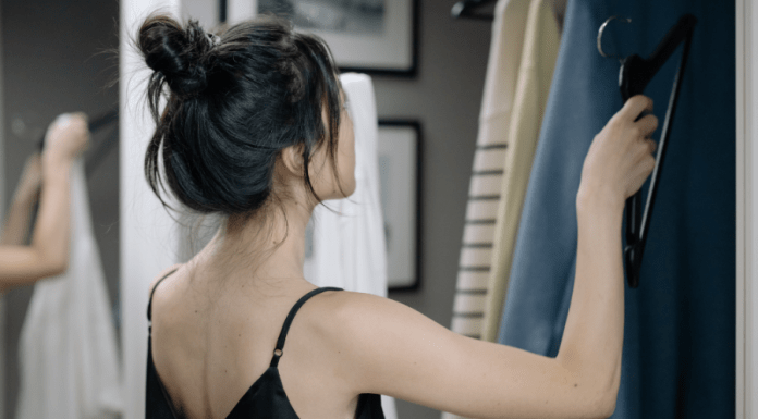 5 Simple & Stylish Summer Outfits for Moms on the Go 5 Simple & Stylish Summer Outfits for Moms on the Go