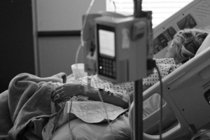 Not the Kind of Mom I Wanted to Be :: When Mom Gets Sick (Part 1)