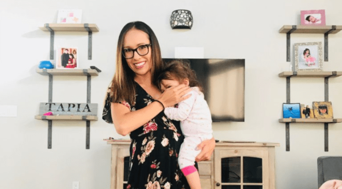 Why I Decided to Throw in the Towel with Breastfeeding Why I Decided to Throw in the Towel with Breastfeeding