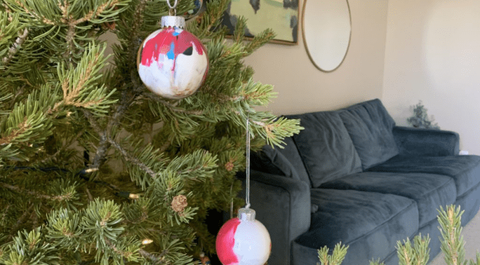 3 DIY Ornaments for Kids that You’ll Actually Want to Put on the Tree 3 DIY Ornaments for Kids that You'll Actually Want to Put on the Tree