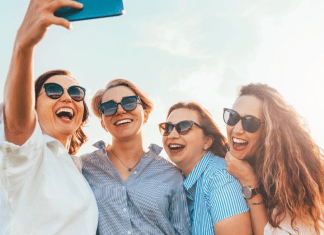 Navigating Friendships as an Adult and Mother Navigating Friendships as an Adult and Mother