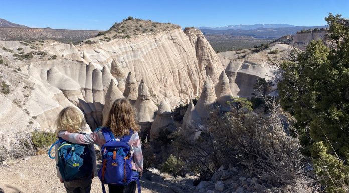 Hike Kasha-Katuwe Tent Rocks with Kids Hiking Kasha-Katuwe Tent Rocks with kids