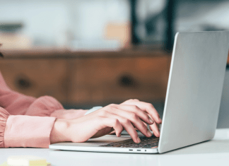 3 AI Hacks for Busy Moms 3 AI Hacks for Busy Moms