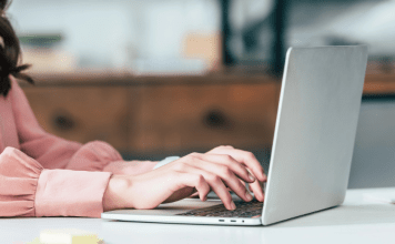 3 AI Hacks for Busy Moms 3 AI Hacks for Busy Moms