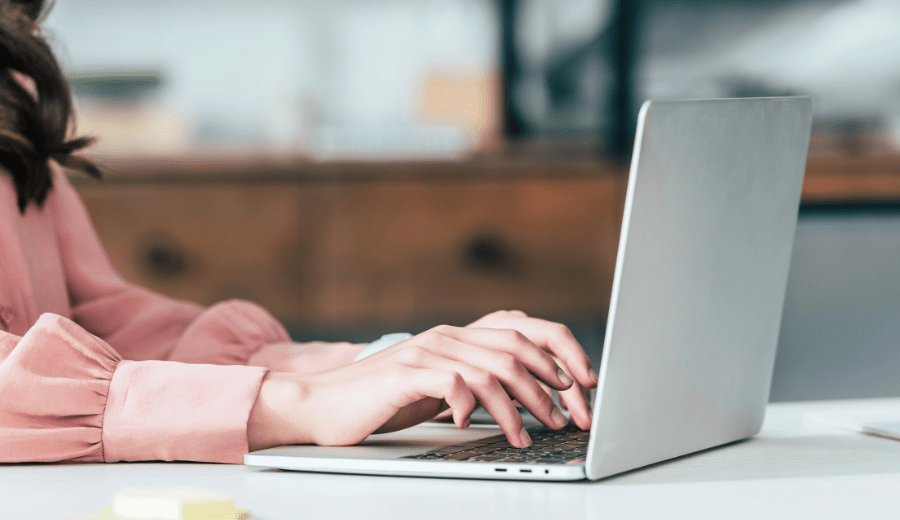 3 AI Hacks for Busy Moms