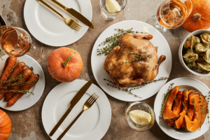 The Thanksgiving Potluck :: A Practical Holiday Tradition